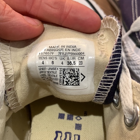 Converse - Picture 2 of 2